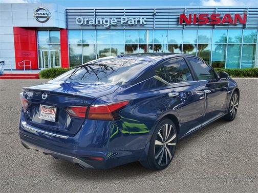 2021 Nissan Altima SR FWD