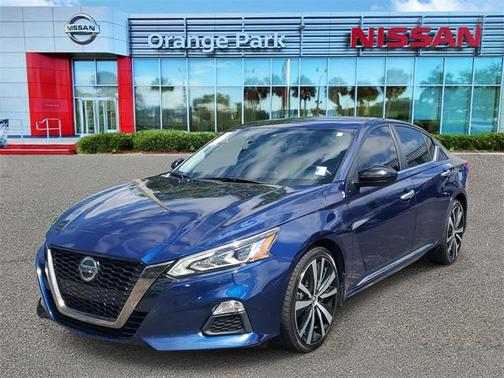 2021 Nissan Altima SR FWD