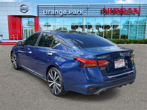 2021 Nissan Altima SR FWD