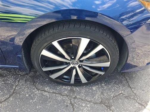 2021 Nissan Altima SR FWD