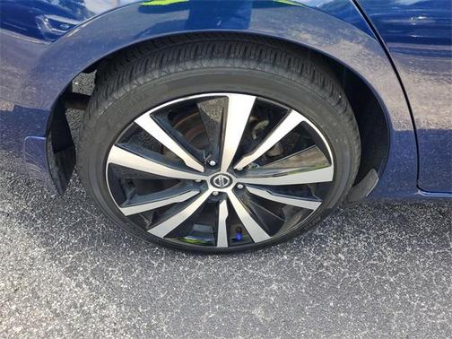 2021 Nissan Altima SR FWD