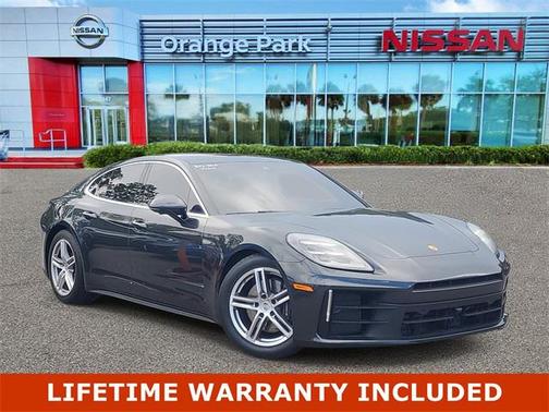 2025 Porsche Panamera 4
