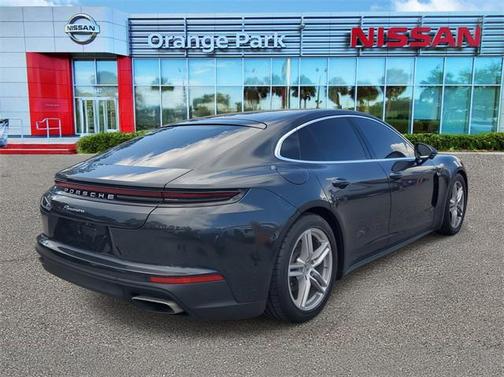 2025 Porsche Panamera 4