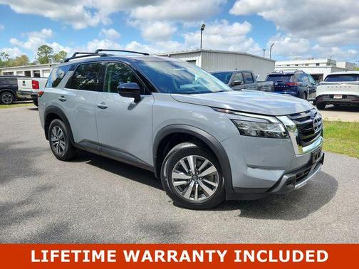 Solid Gray/Super Black 2023 Nissan Pathfinder SL 4WD