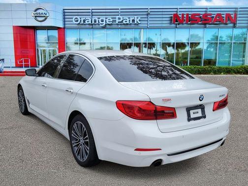 2018 BMW 530 530i