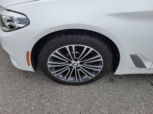 2018 BMW 530 530i