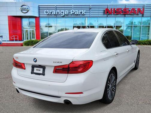 2018 BMW 530 530i