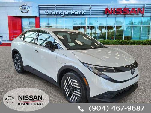 Everest White Pearl Tricoat 2026 Nissan Leaf SV+