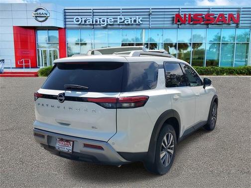 2024 Nissan Pathfinder SL FWD