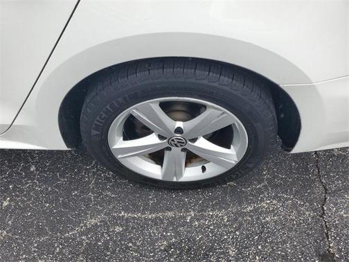 2012 Volkswagen Passat 2.5 SE