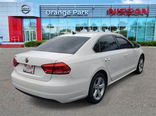 2012 Volkswagen Passat 2.5 SE
