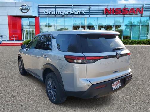 2025 Nissan Pathfinder S FWD