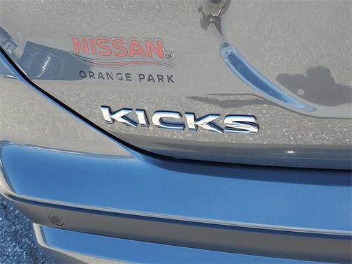 2025 Nissan Kicks S