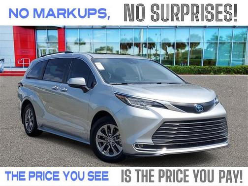 2021 Toyota Sienna XLE 8 Passenger