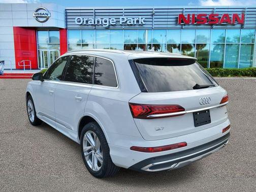 2024 Audi Q7 55 Premium Plus