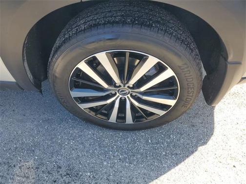 2024 Nissan Pathfinder Platinum FWD