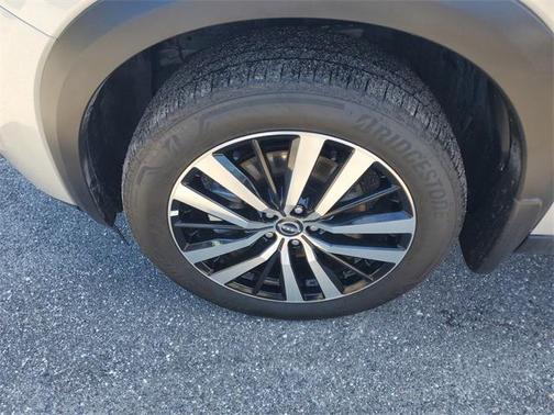 2024 Nissan Pathfinder Platinum FWD