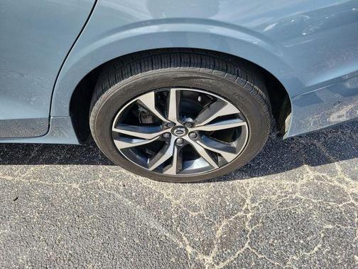 2023 Volvo S60 B5 Plus Dark Theme