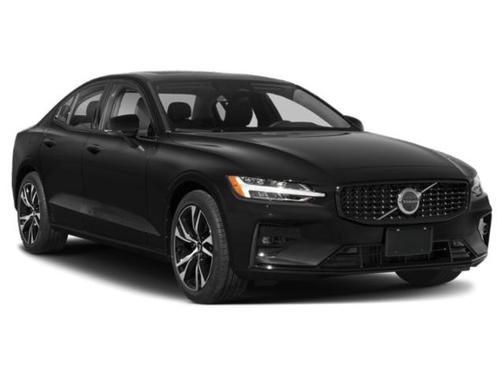 2023 Volvo S60 B5 Plus Dark Theme