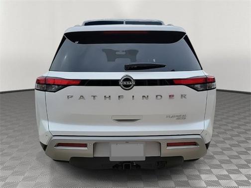 2025 Nissan Pathfinder Platinum 4WD