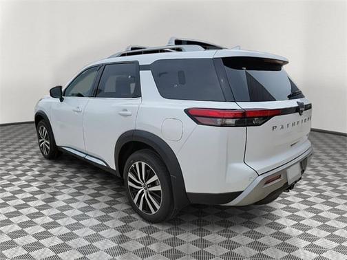 2025 Nissan Pathfinder Platinum 4WD