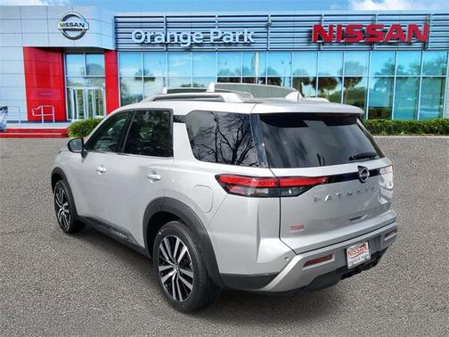 2023 Nissan Pathfinder Platinum 4WD