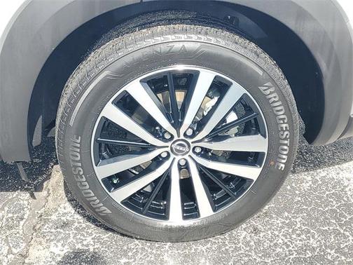 2023 Nissan Pathfinder Platinum 4WD