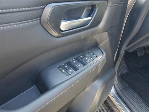 2025 Nissan Armada SV 2WD