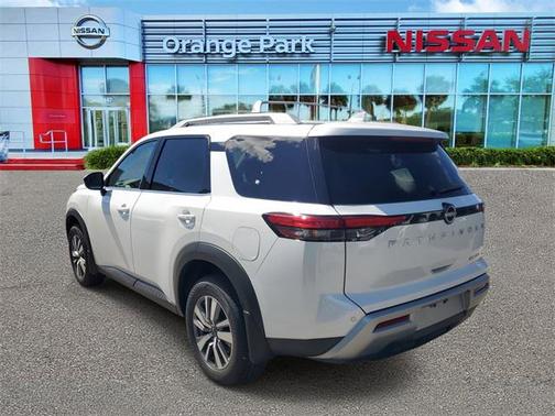 2025 Nissan Pathfinder SL 4WD