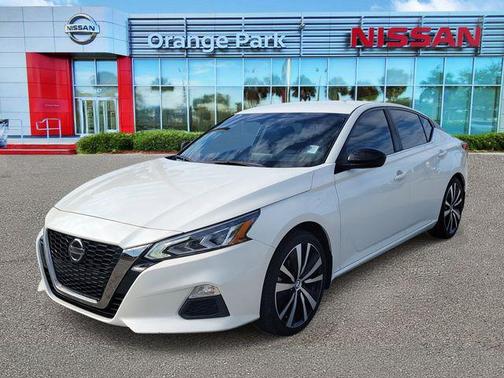 2022 Nissan Altima SR FWD