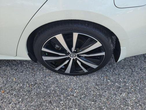 2022 Nissan Altima SR FWD