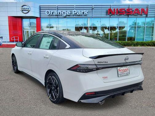 Aspen White Tricoat/Super Black 2026 Nissan Sentra SR