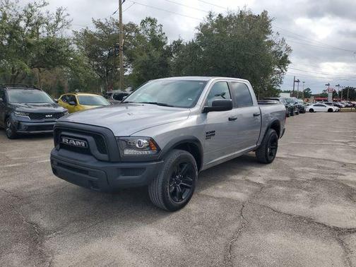 2024 RAM 1500 Classic Warlock Crew Cab 4x2 5'7' Box