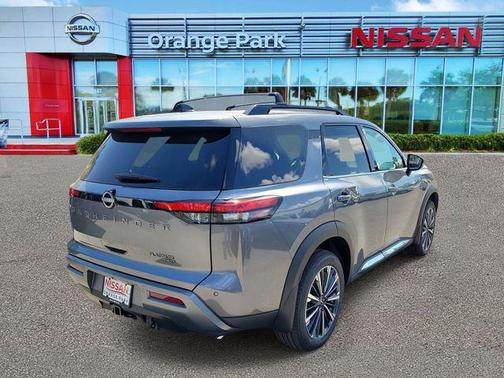 Gun Metallic 2026 Nissan Pathfinder Platinum