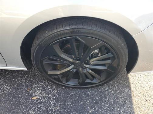 2023 Nissan Altima SR FWD