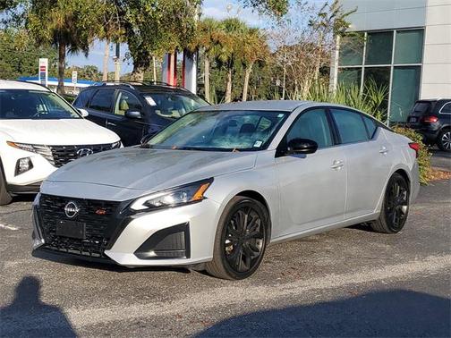 2023 Nissan Altima SR FWD