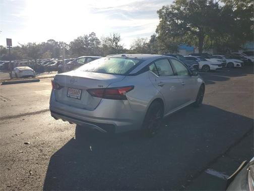 2023 Nissan Altima SR FWD