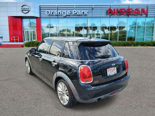 2017 MINI Hardtop Cooper