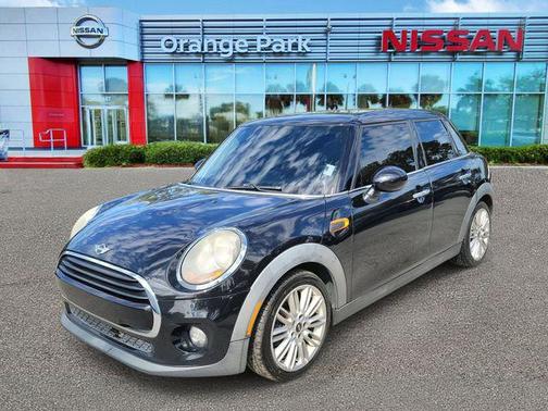 2017 MINI Hardtop Cooper