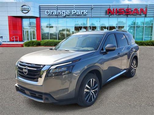 2025 Nissan Pathfinder Platinum FWD