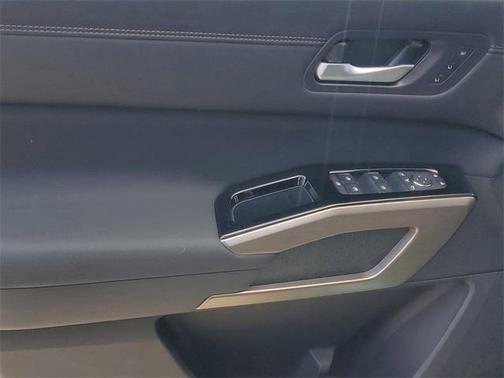 2025 Nissan Pathfinder Platinum FWD