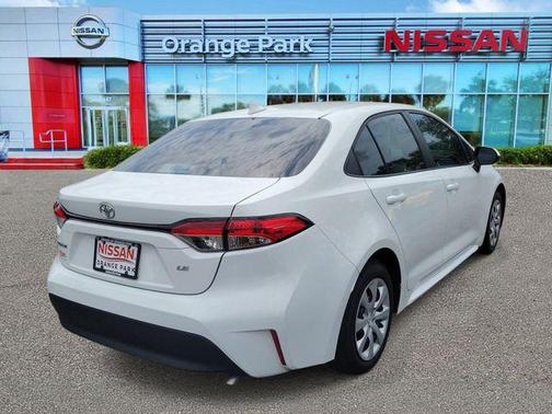 Ice Cap 2024 Toyota Corolla LE