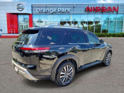 Super Black 2023 Nissan Pathfinder SL FWD