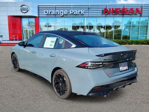 Atlantic Gray Metallic/Super Black 2026 Nissan Sentra SR