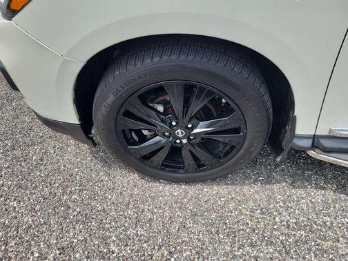 2017 Nissan Pathfinder Platinum