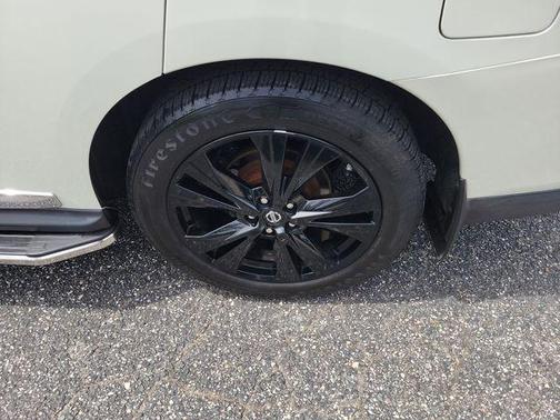 2017 Nissan Pathfinder Platinum