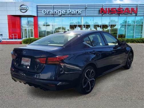 2023 Nissan Altima SR FWD