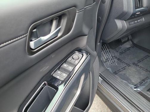 Everest White Pearl Tricoat 2026 Nissan Pathfinder SL