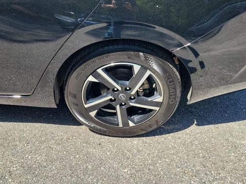 Super Black 2024 Nissan Sentra SV