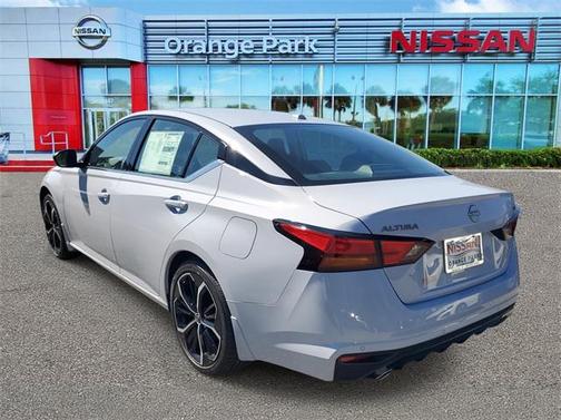 2025 Nissan Altima SR FWD